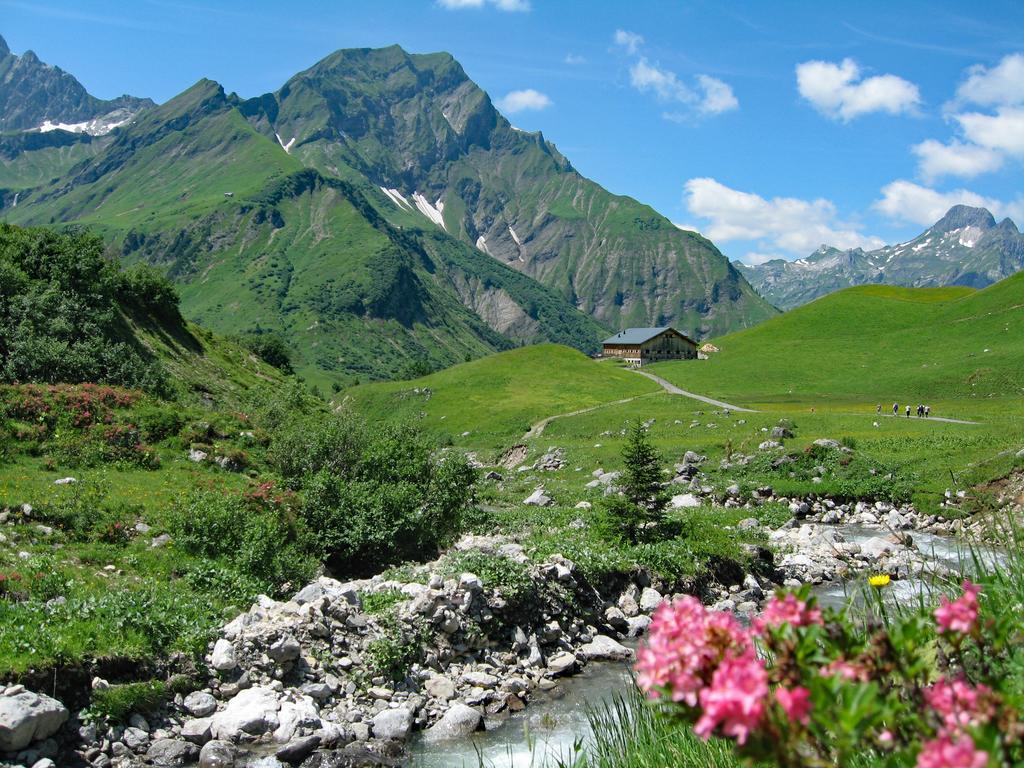 Gaestehaus Graf Bezau Exteriör bild